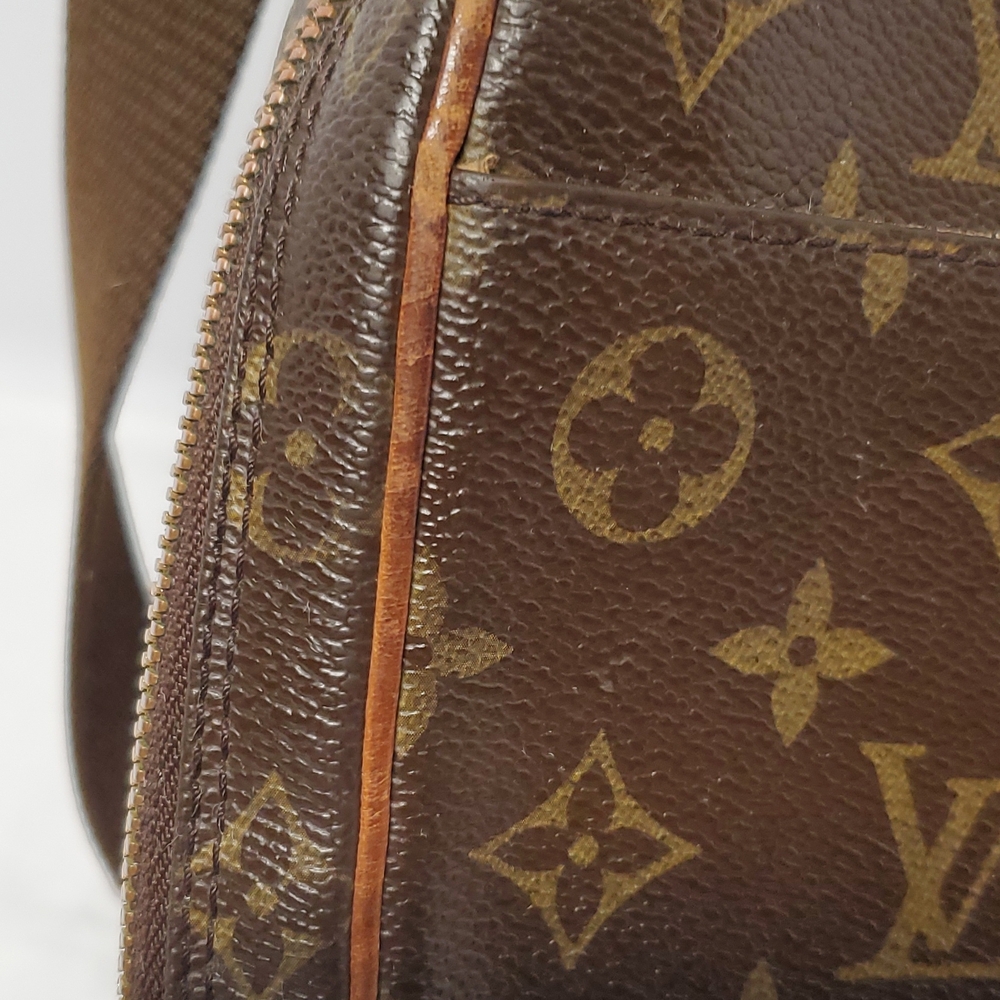 Authentic Louis Vuitton Brown Monogram Crossbody Bag - Picture 5 of 14